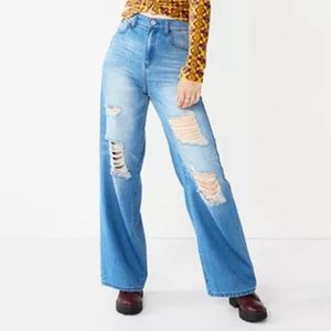NWT SO Straight Leg Ripped Jeans